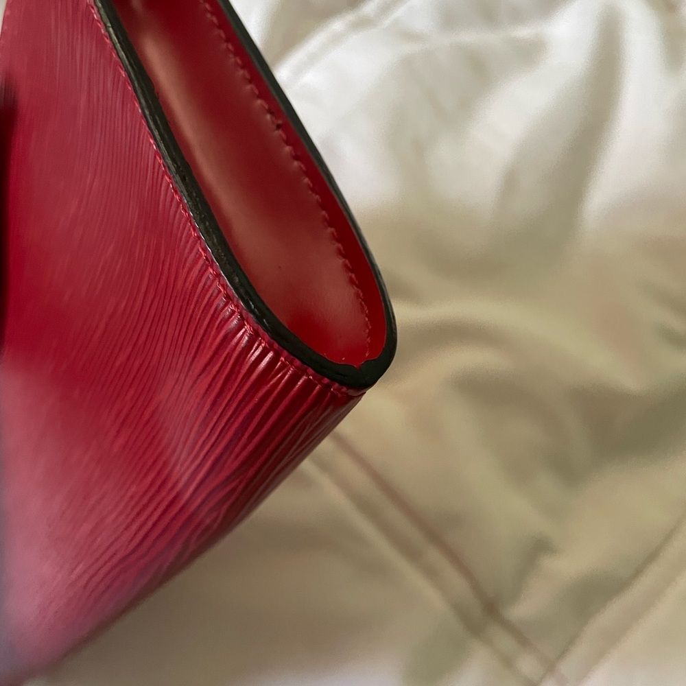 ❗️SOLD❗️Louis Vuitton Red epi Pochette - Picture 7 of 12